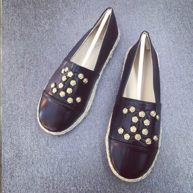 Giày slipon đính hoa