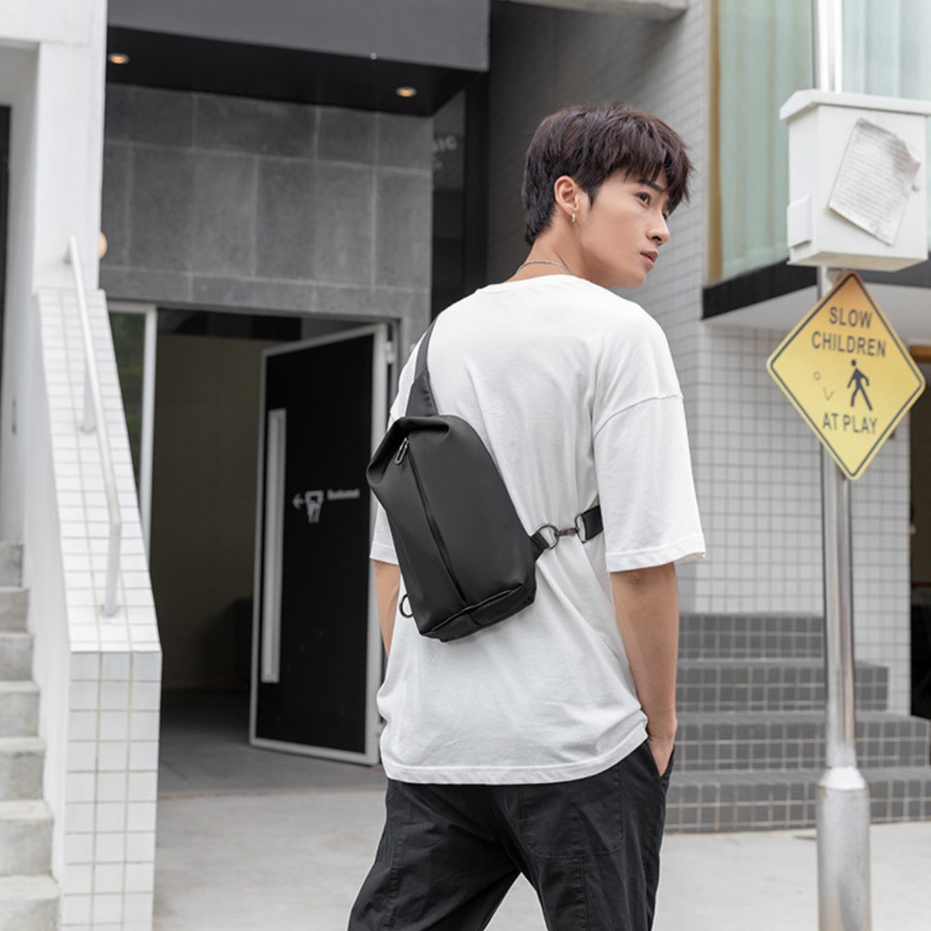 Túi Ngực Đeo Chéo Nam Vải Mịn Chống Nước Thời Trang Nắp Bọ Hung TD55 Túi Màu Đen Dung Tích Lớn Đeo Chéo Vai Lưng Hông | BigBuy360 - bigbuy360.vn