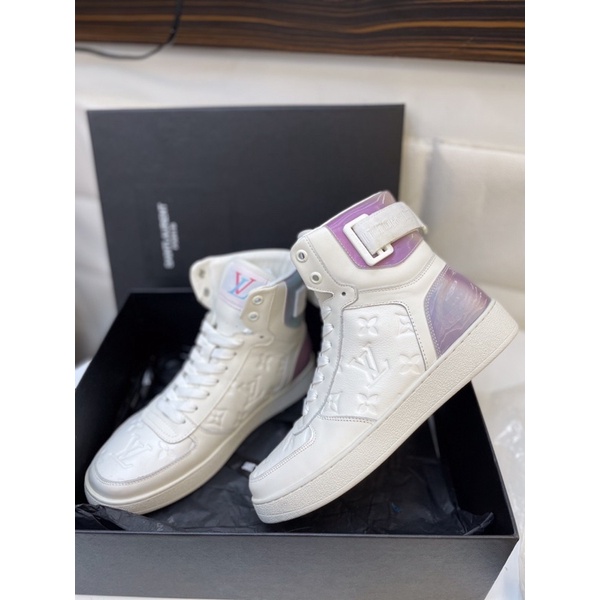 Giày boot cổ cao màu trắng size 37 SALE