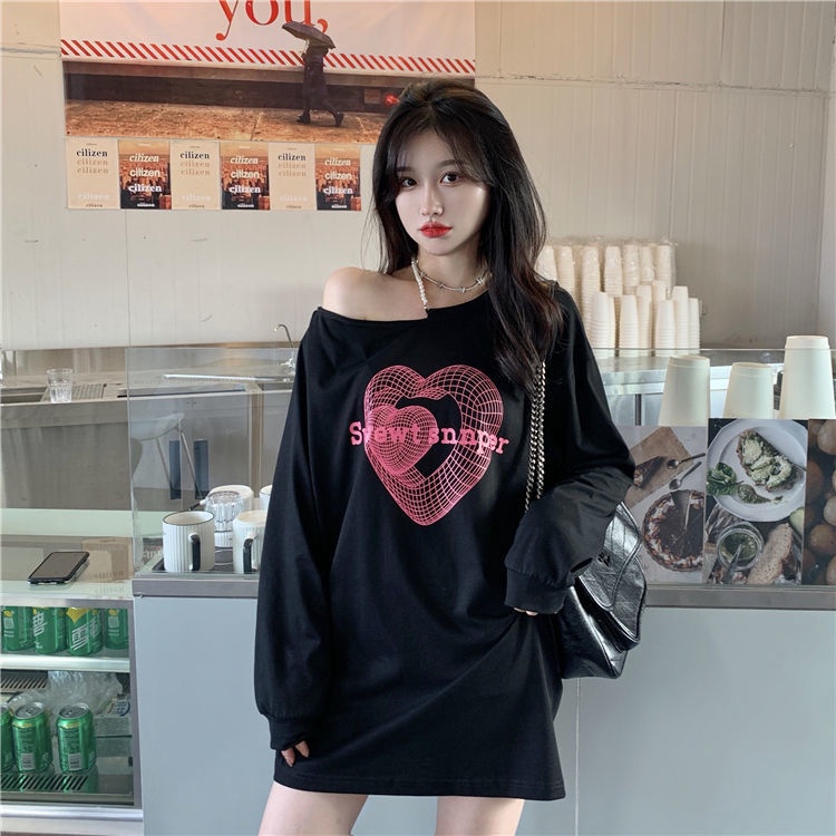 Áo thun COZOK tay dài form rộng trễ vai phối dây xích