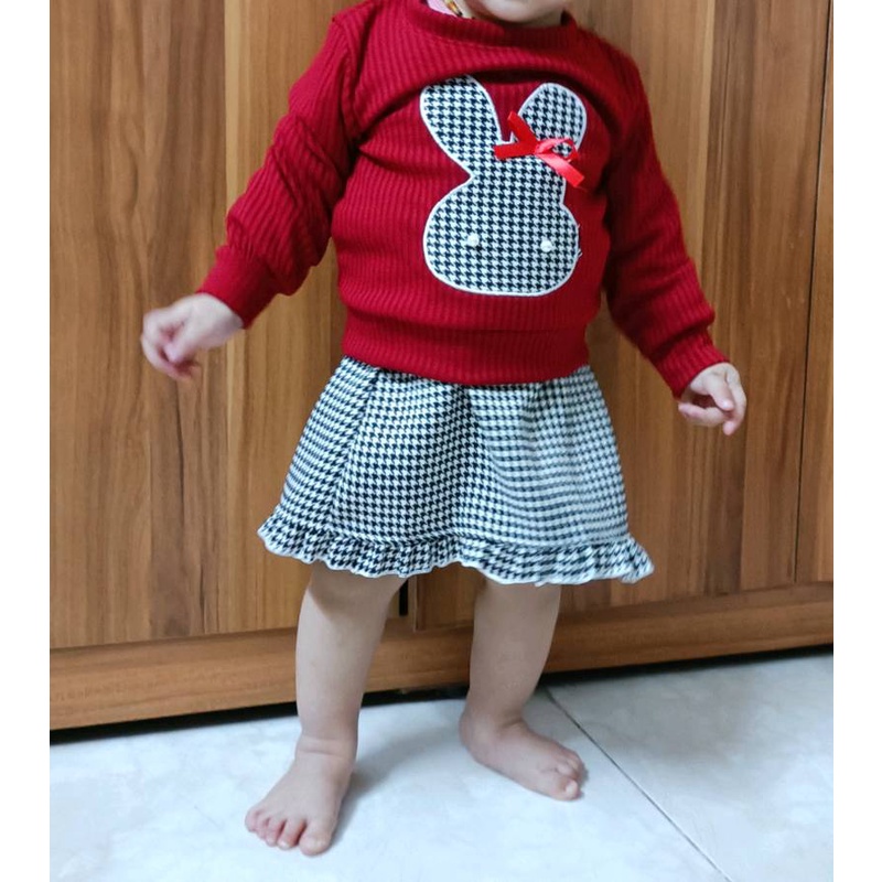 Set áo thêu thỏ màu đỏ kèm chân váy dạ siêu xinh cho bé 1-5 Tuổi