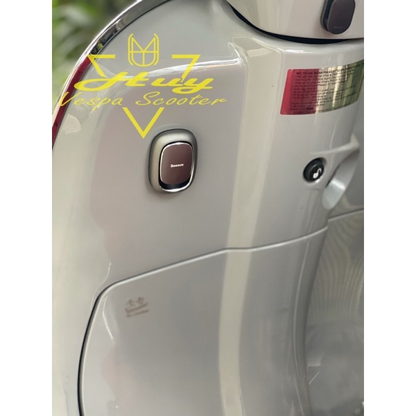 MÓC TREO ĐỒ DÁN DÀNH CHO VESPA VÀ MỘT SỐ DÒNG XE KHÁC