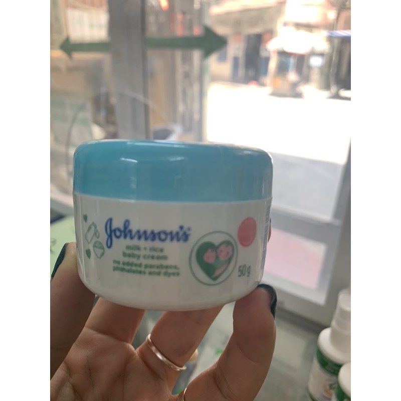 Kem dưỡng ẩm Johnson's Baby Milk Cream