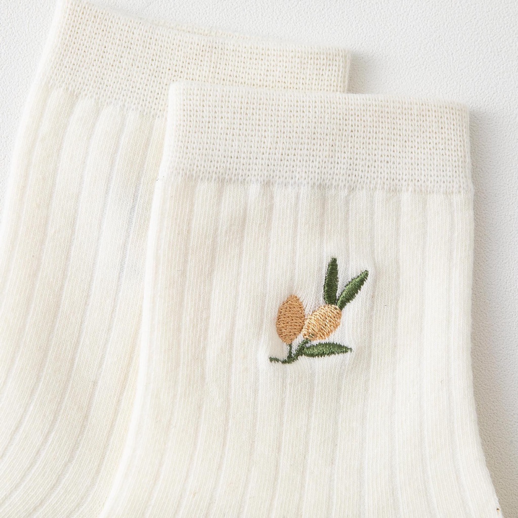 Tất nữ cao cổ màu trắng vải cotton chất xịn, họa tiết đơn giản dễ thương - T17
