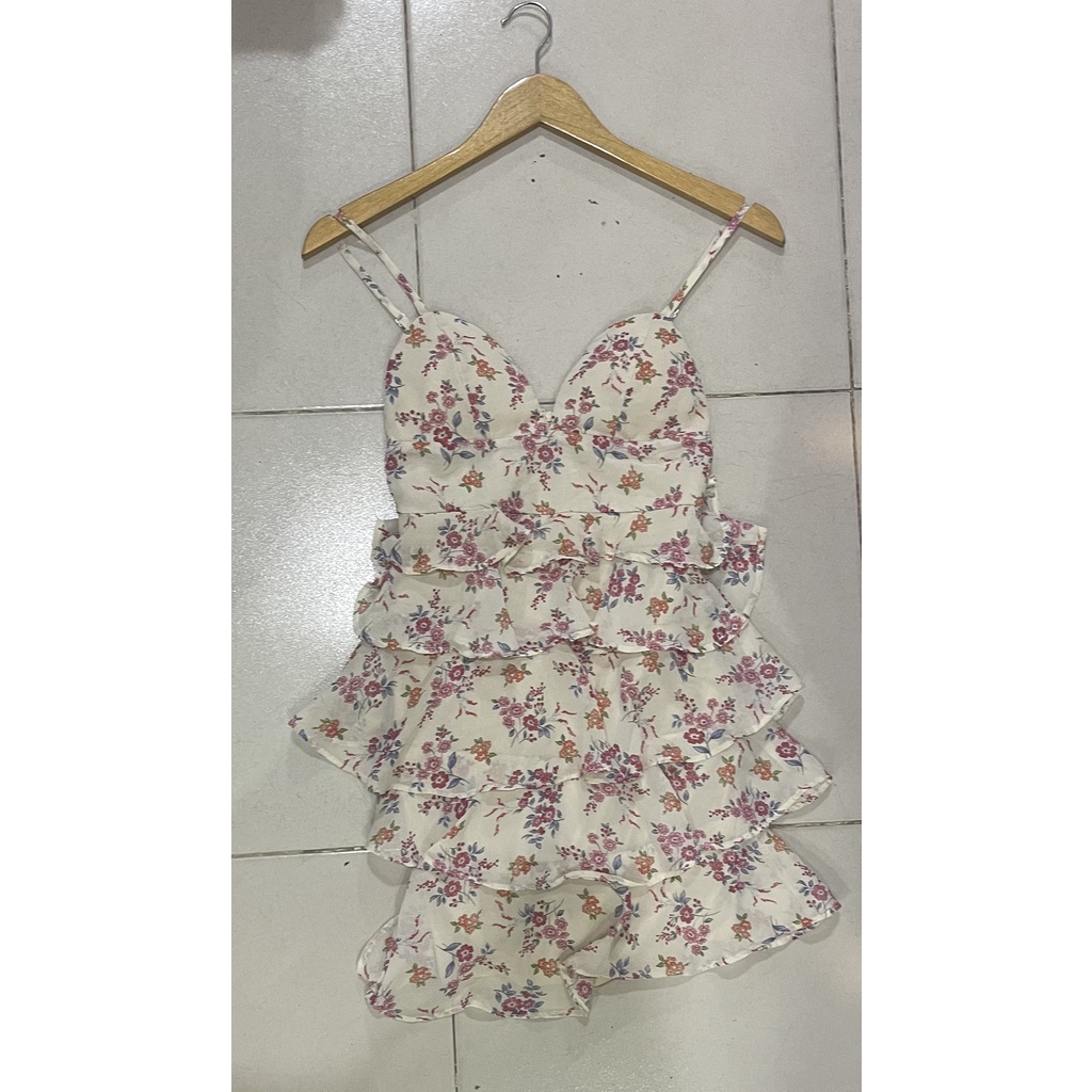 Đầm 2 dây họa tiết hoa