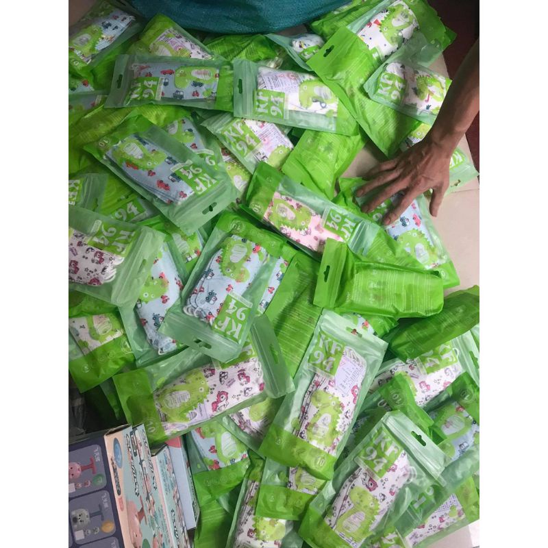 Khẩu trang trẻ em KF94, khẩu trang 4D kháng khuẩn Hàn Quốc cho bé (10 cái / túi)