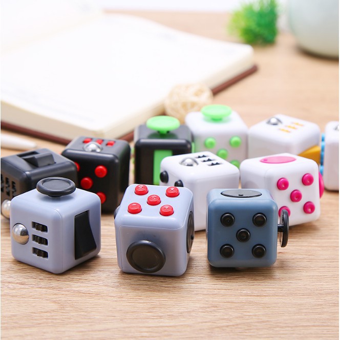 Dụng Cụ Giúp Tập Trung, Giảm Stress (Màu Ngẫu Nhiên)- Fidget Cube