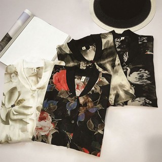 Áo choàng kimono in hoa