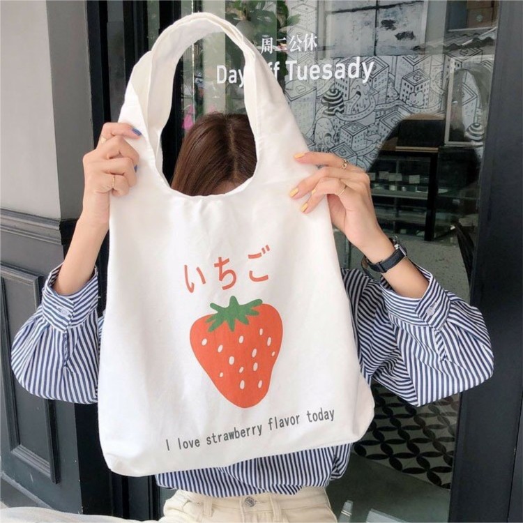 Túi tote vải canvas đựng đồ phong cách Hàn Quốc in hình quả dâu cao cấp ZIMI