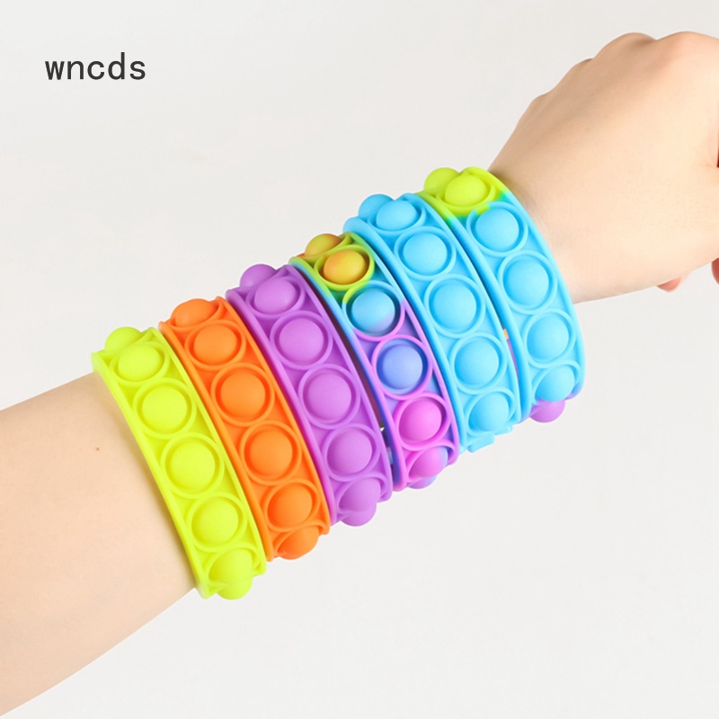 Vòng tay phối đồ chơi nhấn bong bóng giảm căng thẳng bằng silicon