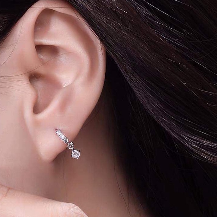 Khuyên tai bạc khuyên tròn sát tai nạm một hàng đá thả đá xinh Van Jewelry V10056