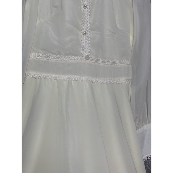 Váy trắng tiểu thư