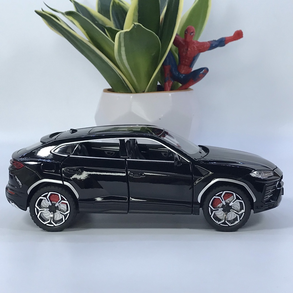 Mô hình ô tô siêu xe Lamborghini Urus tỷ lệ 1:24 hãng Chezhi sản xuất bằng kim loại cao cấp
