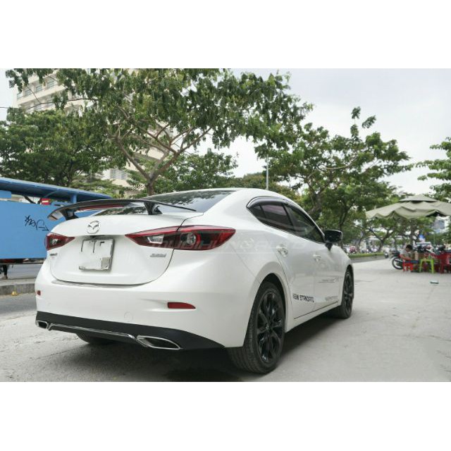 Đuôi gió thể thao có đèn mazda 3, mazda6, elantra,  cerato,  Altis, i10sedan, ...