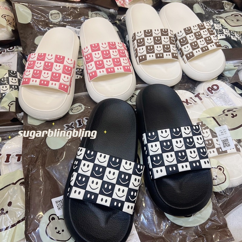 Dép bánh mì, Dép quai ngang mặt cười kẻ caro phong cách ulzzang | Sugarblingbling