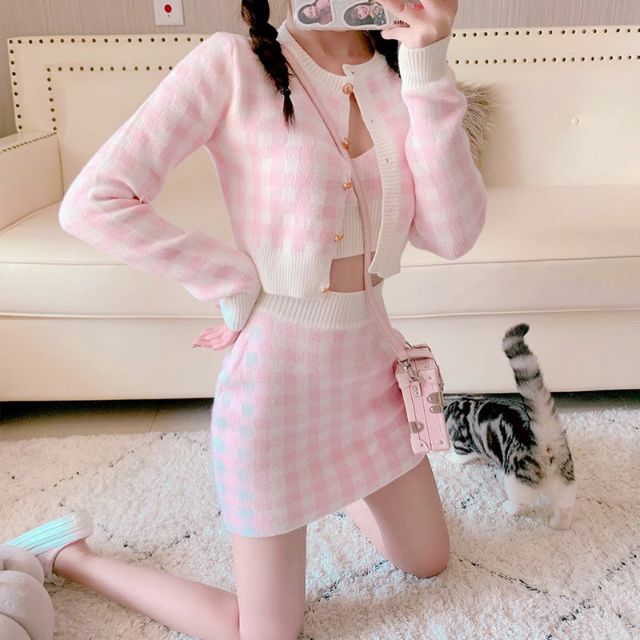 Set đồ len caro tiểu thư mùa thu 3 món: Áo khoác cardigan + chân váy bút chì + áo croptop 2 dây
