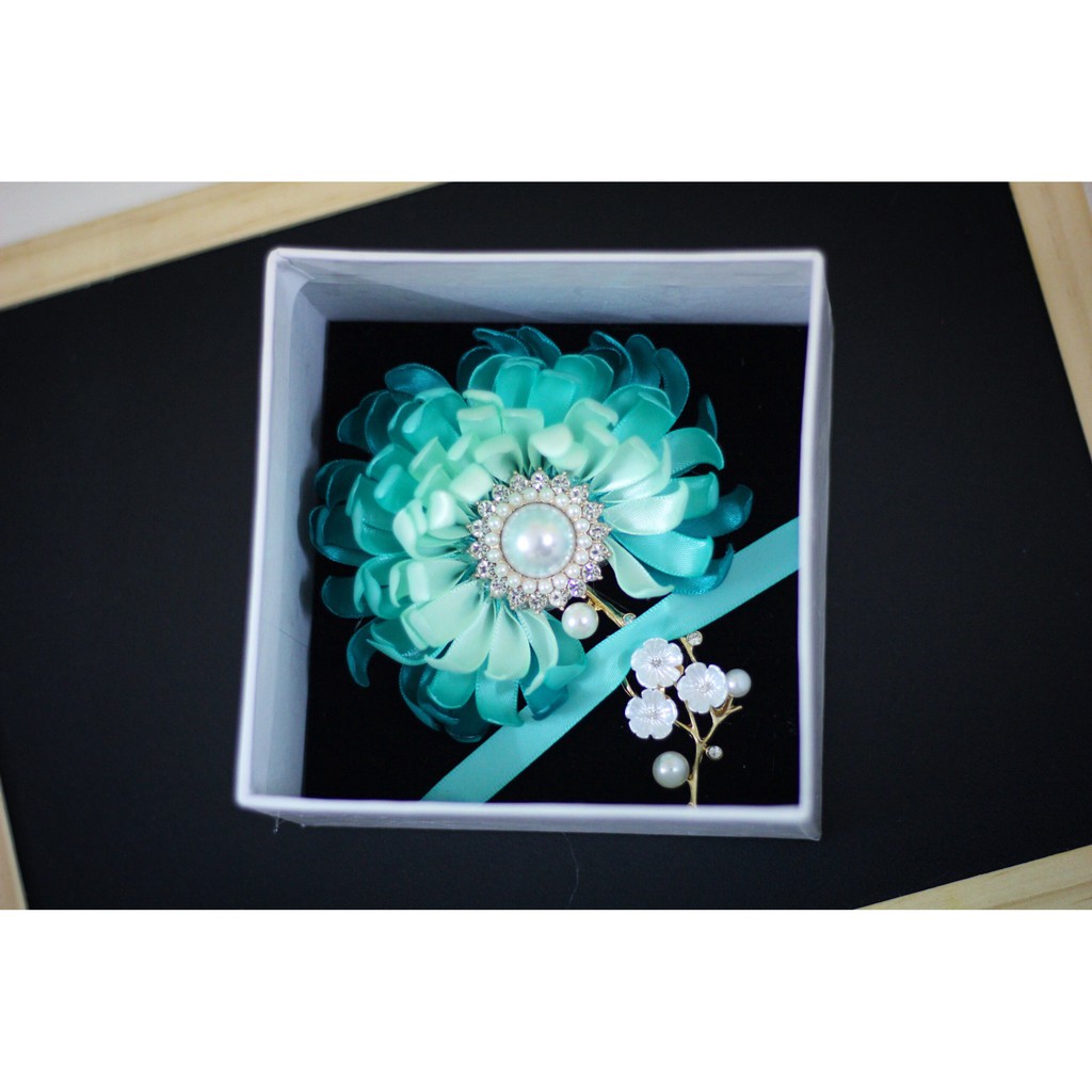 (ảnh thật 100%-fullbox) Hoa cúc cài áo handmade đổ màu siêu sang (size lớn 11cm)