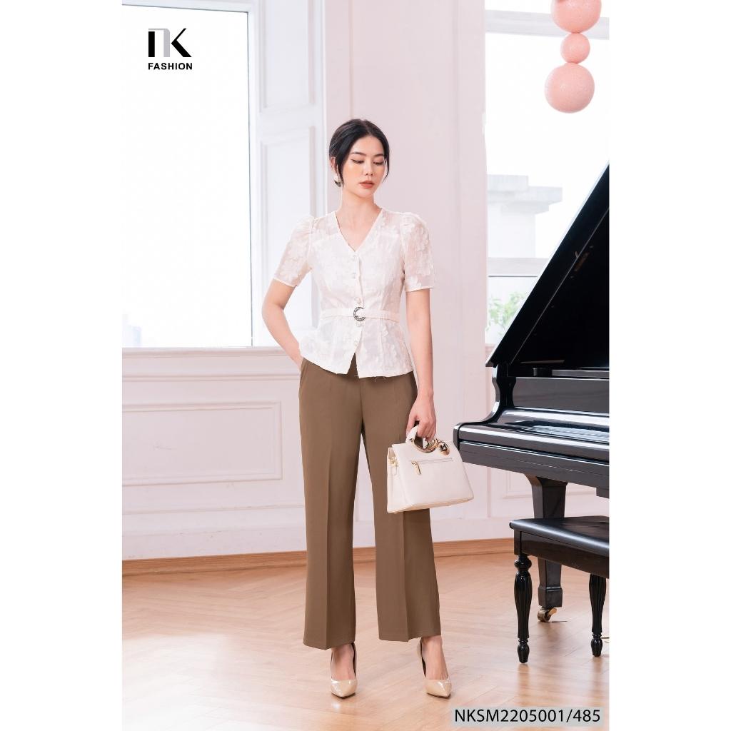 Áo Sơ Mi Nữ NK Fashion Hoa Nổi Thiết Kế Cổ V Tay Bồng Thanh Lịch Kèm Đai Rời NKSM2205001