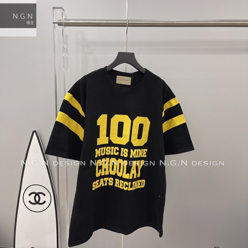 Áo phông đen chữ vàng GC