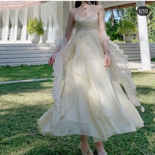 Set váy lụa maxi hai dây xẻ ngực công chúa dáng dài xòe xếp tầng và áo khoác croptop lụa dài tay