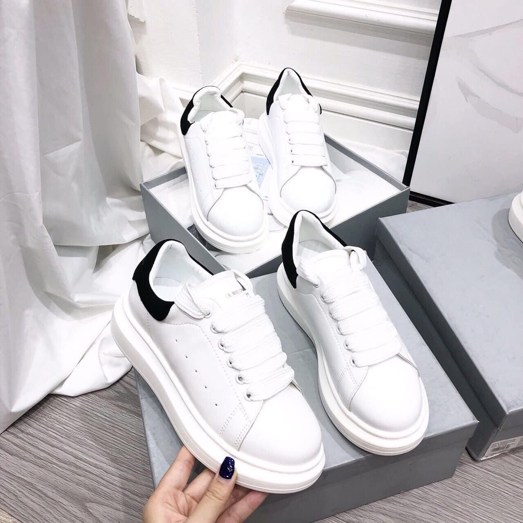 Giày thể thao nam nữ sneaker, giày MCQ da lộn độn đế 3cm màu trắng gót đen Hot Trend full bill box D1 FREESHIP