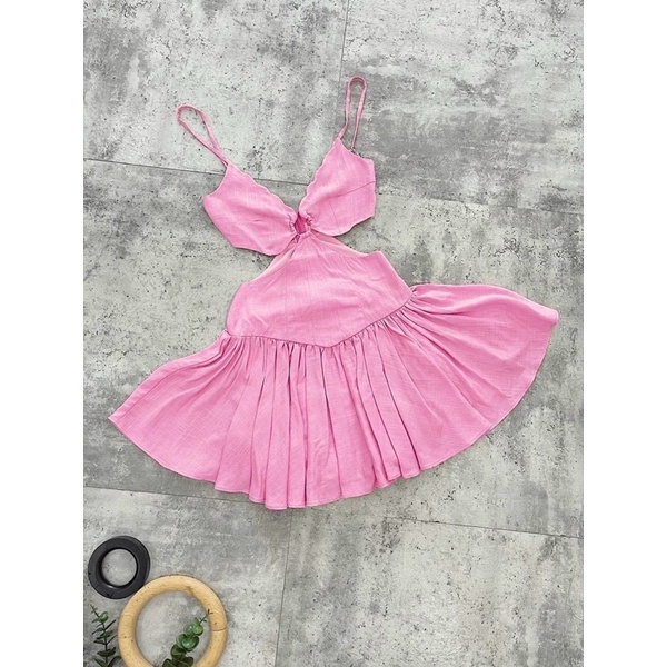 Đầm xoè cut eo 2 dây kèm khoen ngực