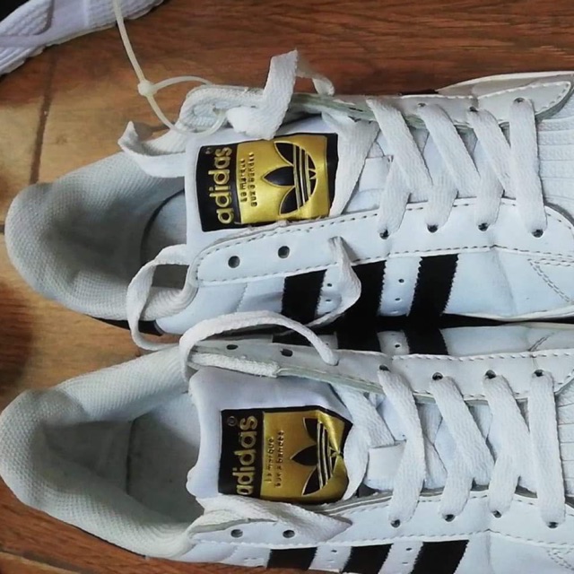 Adidas sò
