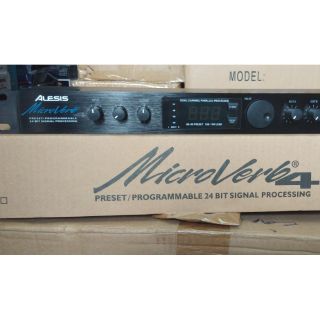 Echo rời Alesis Microverb4