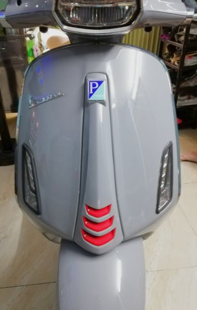 Ốp xi-nhan viền cho Vespa Sprint & Prima