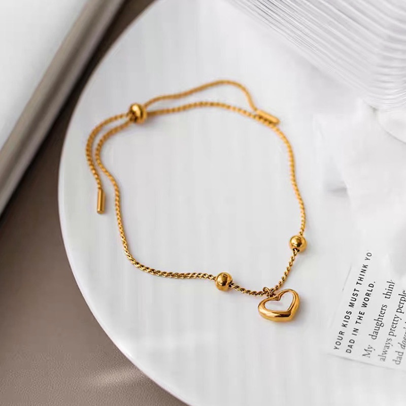 dây chuyền titan nữ Mặt dây chuyền trái tim bằng vàng 18k Vòng cổ của nữ Phụ kiện thời trang đơn giản dễ thương