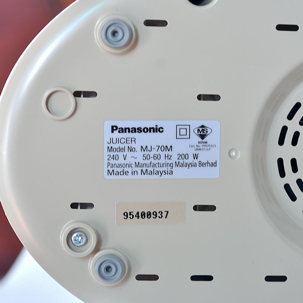 Máy Ép Trái Cây Panasonic MJ70 (MJ-70M), 0.6 Lít, 200W - Hàng nhập khẩu
