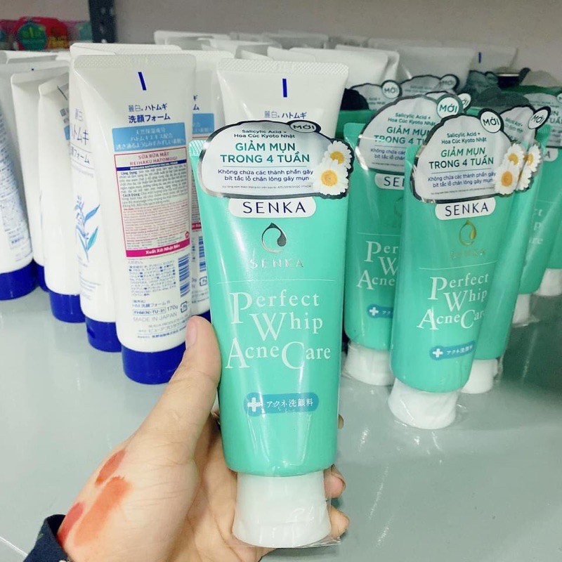 Sữa Rửa Mặt Senka Perfect Whip Acnes Care Dành Cho Da Mụn 100gr