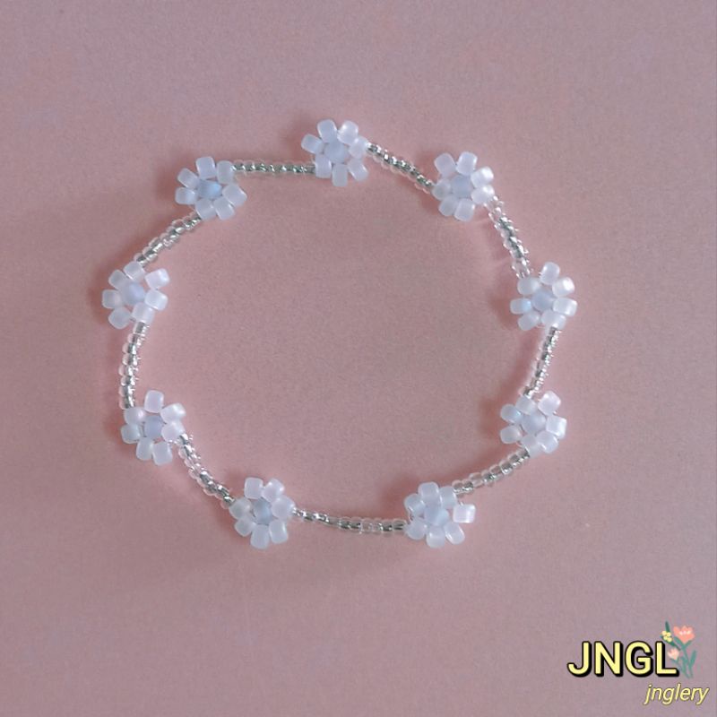 Vòng tay hoa hạt cườm hoa màu trắng