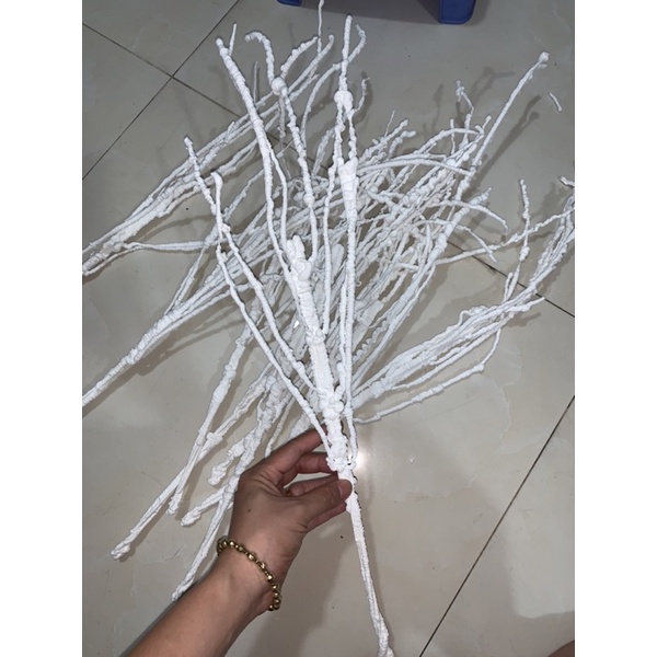 Cành tuyết dẻo trắng trang trí