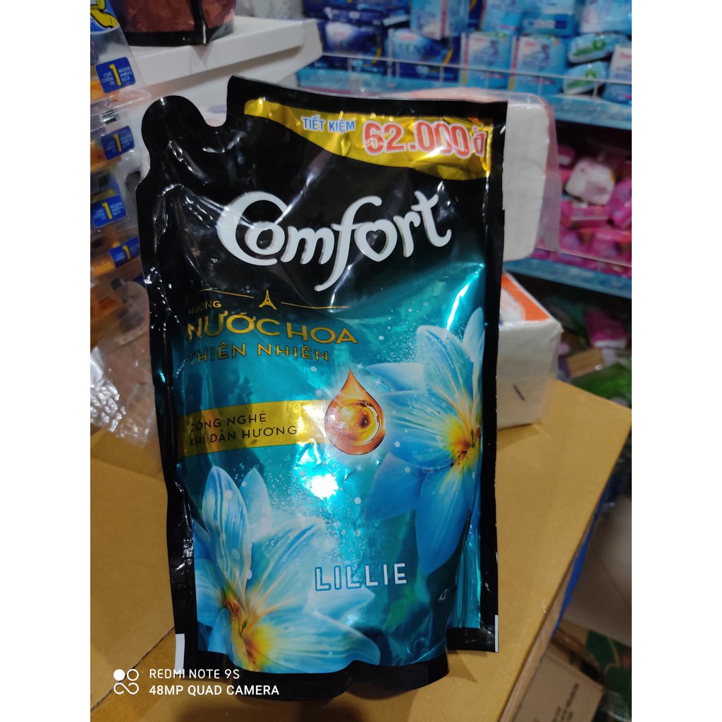 Nước xả Comfort hương Nước hoa thiên nhiên 1,8lít ( đủ màu )