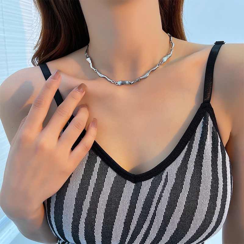 Vòng cổ Thiết Kế Bất Đối Xứng Phong Cách Hip Hop Sang Trọng