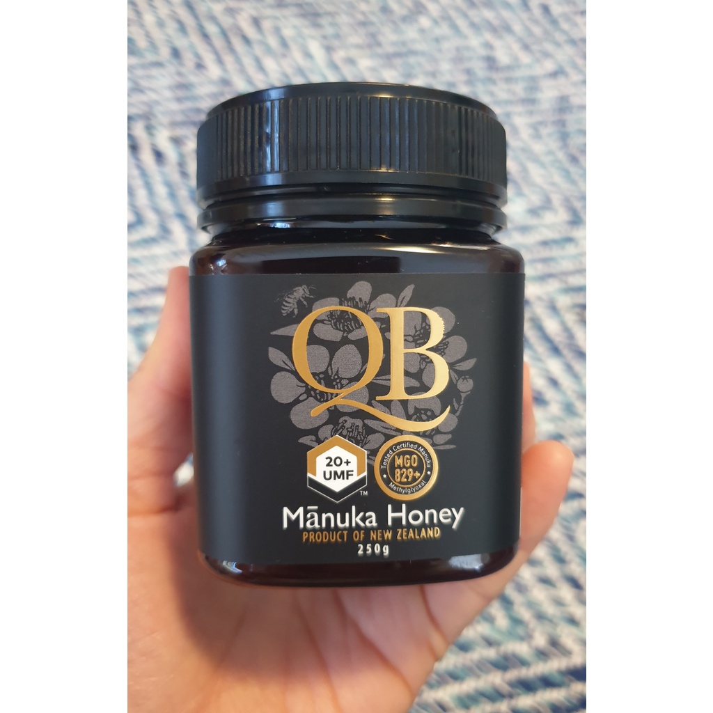 Mật ong Manuka nhãn hiệu QB (Queen Bee) Manuka Honey, UMF 20+, hũ/250g