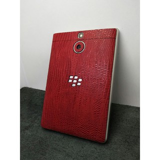 Dán da BlackBerry PassPort Silver - Dập vân Kì Đà