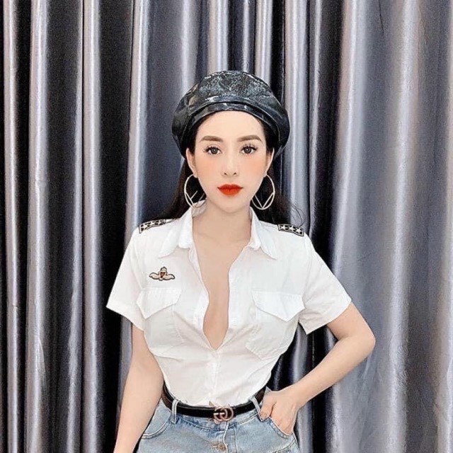 Áo sơ mi tay ngắn cổ chữ V màu trắng Thêu Lô Gô Ngực -thời trang mùa hè dành cho nữ