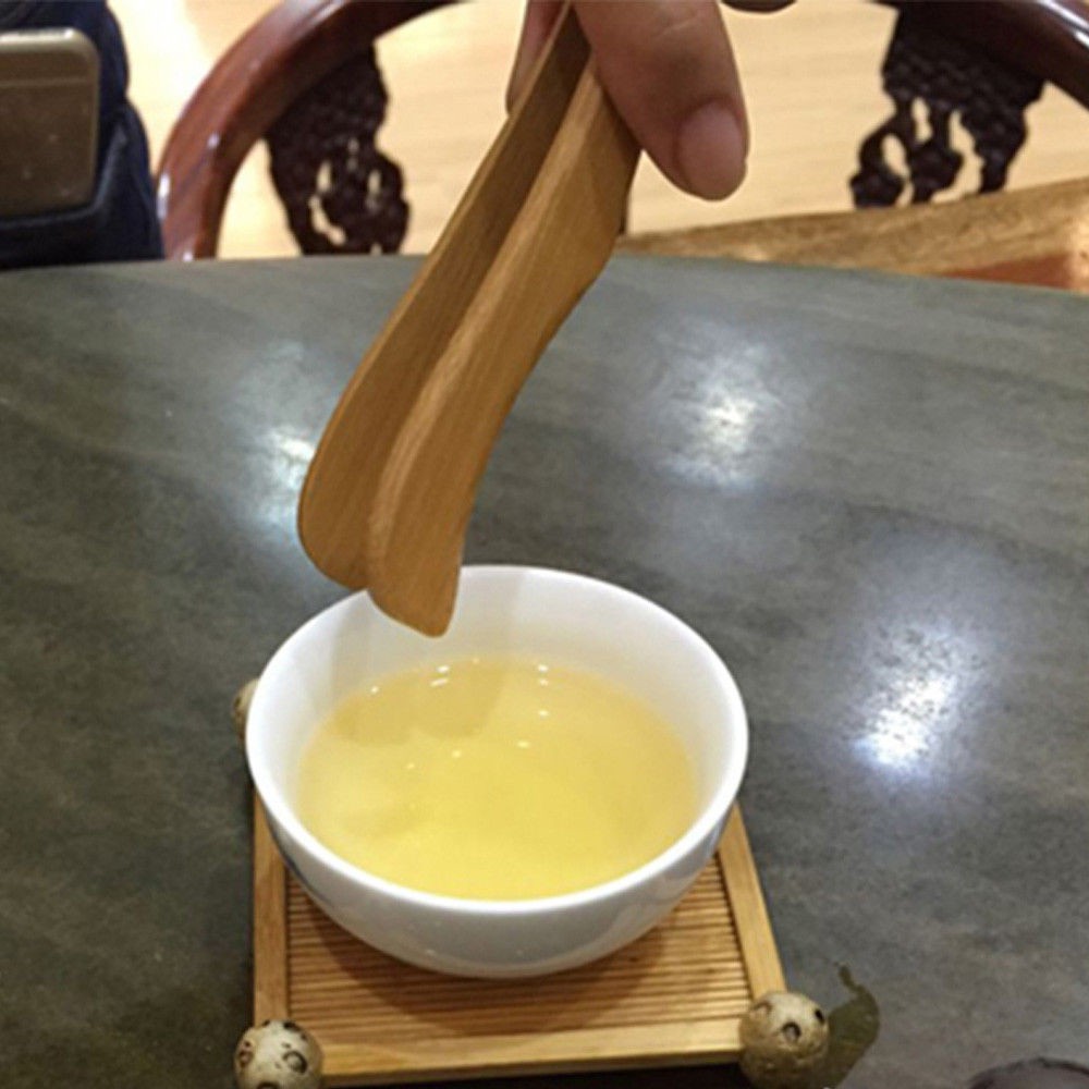 Đồ gắp tách trà bằng gỗ giúp chống bỏng tay