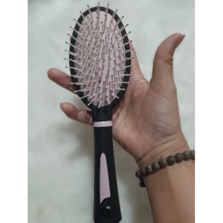 LƯỢC GỠ RỐI TÓC 
Lược siêu mềm và linh hoạt giúp dễ dàng gỡ các mối rối, giảm gãy rụng tóc
Giảm thiểu đau nhức cho tóc