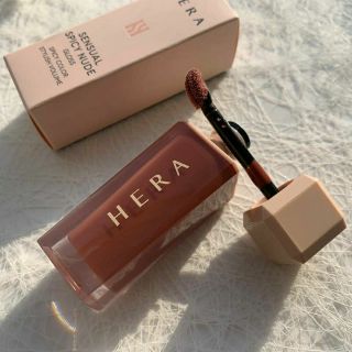 Son dưỡng môi Hera Sensual Spicy Nude Gloss