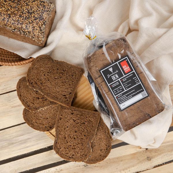 Bánh Mì Đen Gạch Đỏ 600g Cùng Bơ Đậu Phộng Caramel 250g - Bơ Chocolate Hạnh Nhân 250g - Công Thức Giảm Cân