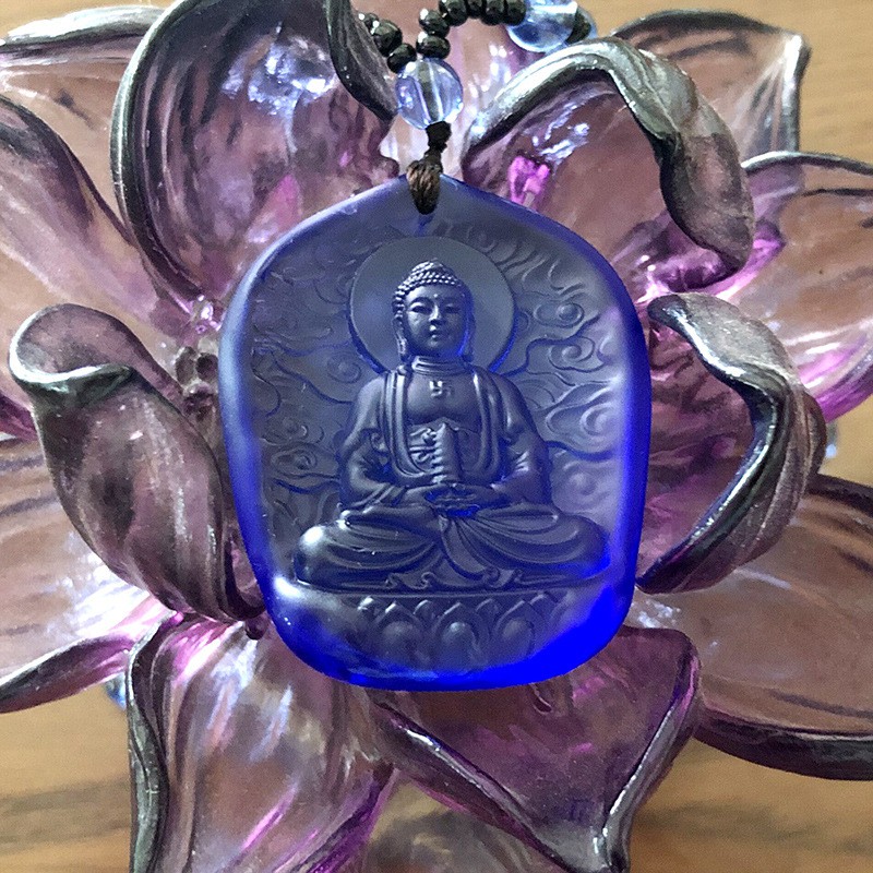 Chuỗi hạt đeo cổ mặt Đức Phật Dược Sư tựa cánh sen vân mây (màu xanh nước biển) MCSN01