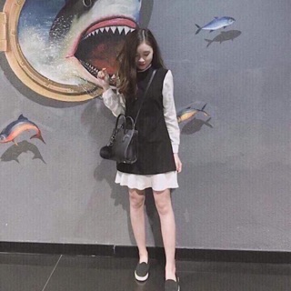 Váy đen phối trắng đuôi cá