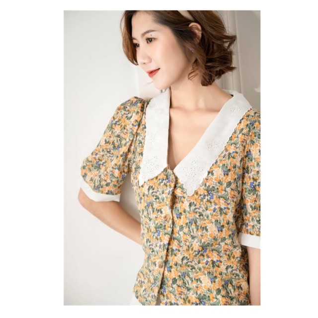 Áo sơ mi hoa cổ trắng ren