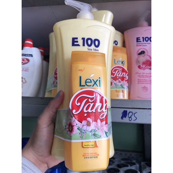 Sữa tắm E100 hương hoa chai 1200ml tặng kèm chai dầu gội Lexi 180g