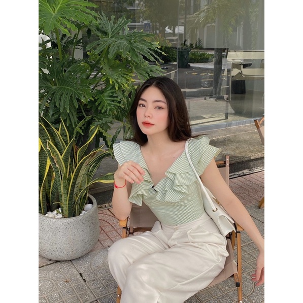 ÁO CROPTOP CỔ V BÈO TẦNG XANH CARO