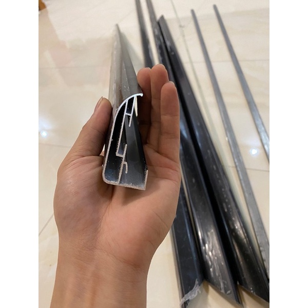 100" - Màn chiếu tương phản cao V6+ khung viền 5cm