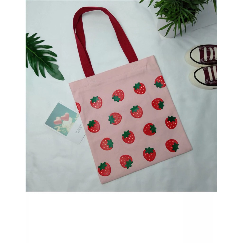 Túi đeo vải strawberry 38*33